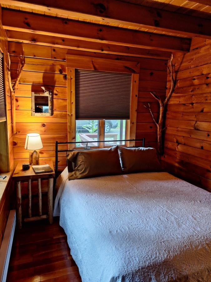 Neshannock Creekside Log Cabin Volant Экстерьер фото