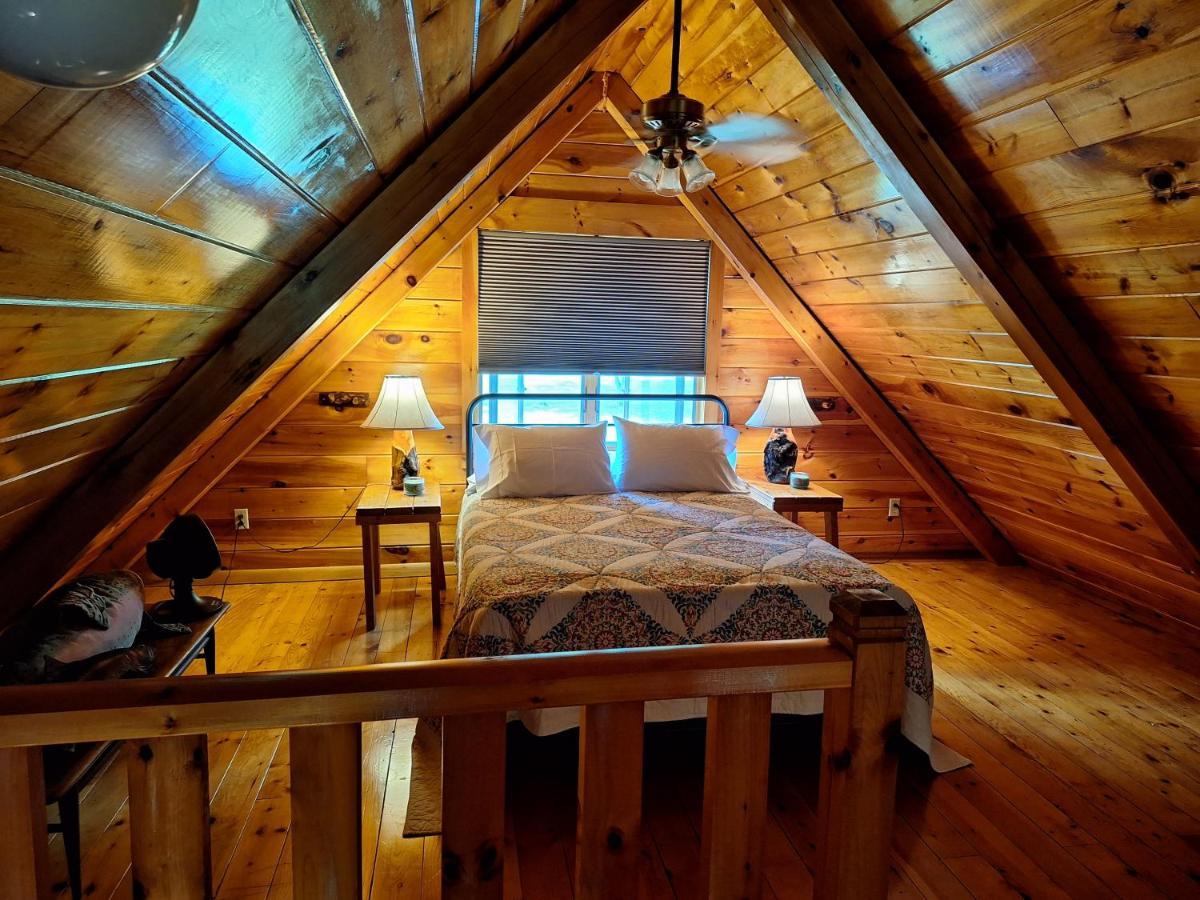 Neshannock Creekside Log Cabin Volant Экстерьер фото